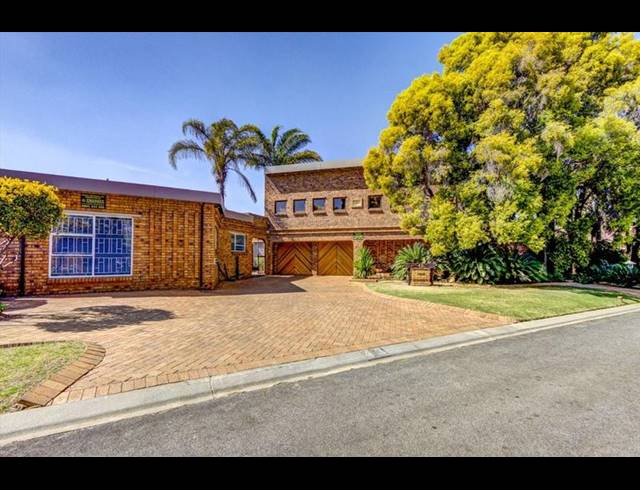 4 BEDROOM HOUSE FOR SALE IN SUNWARD PARK